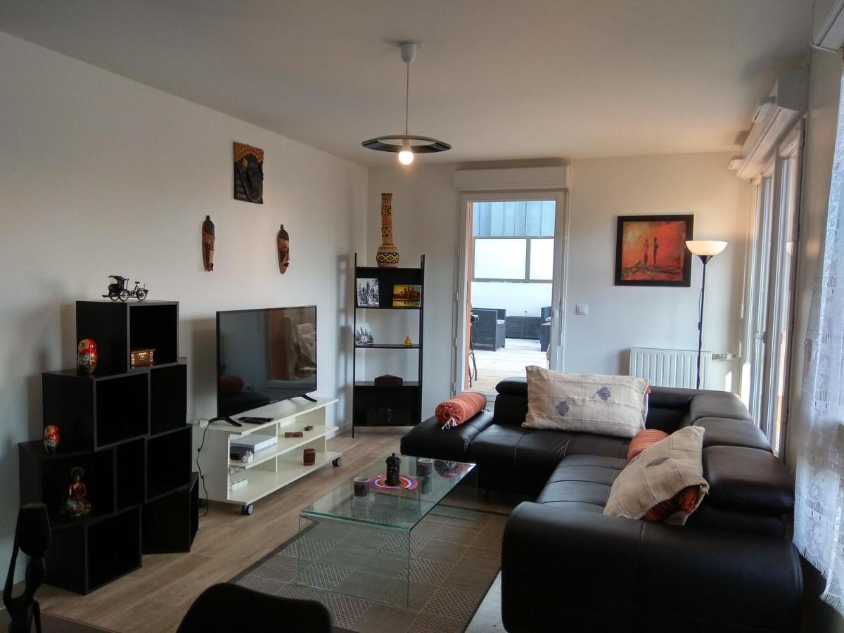 Saint Denis Appartement 2 Chambres Avec Parking Eksteriør bilde